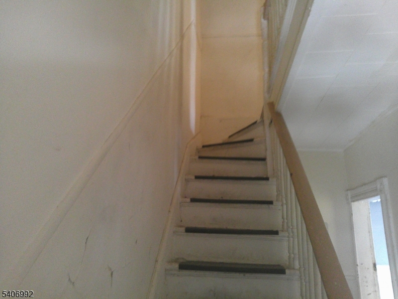 123 Nagle Street Paterson, NJ 07501 - Photo 9 of 39