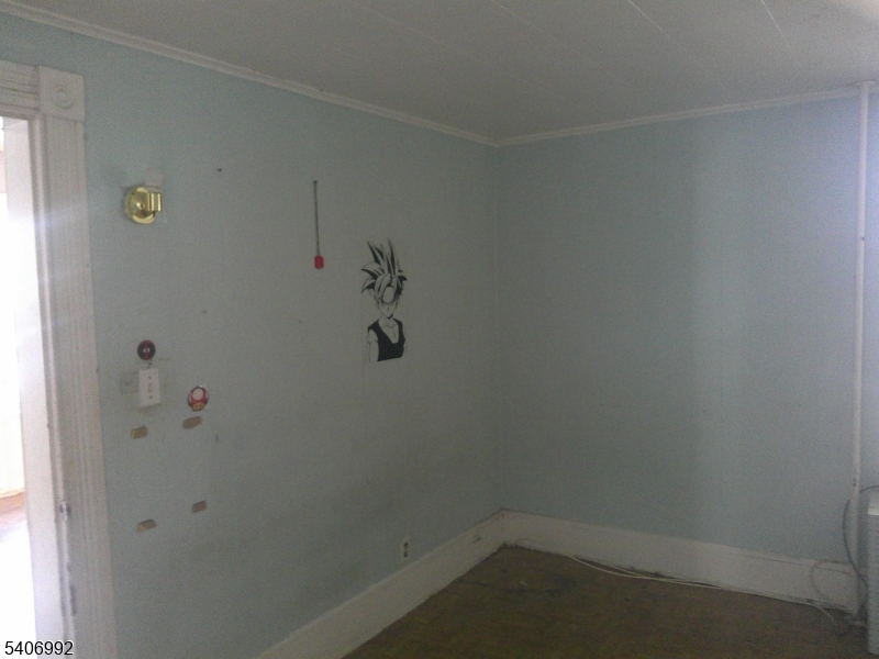 123 Nagle Street Paterson, NJ 07501 - Photo 10 of 39