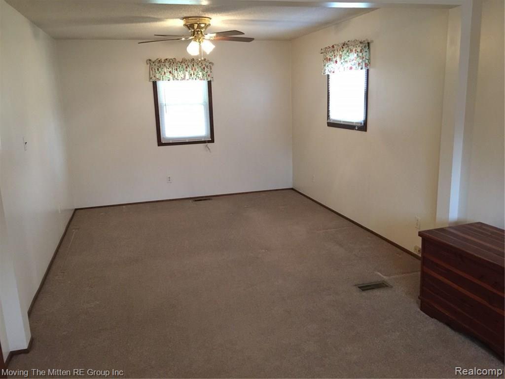 6757 Belleville Road Belleville, MI 48111 - Photo 4 of 11