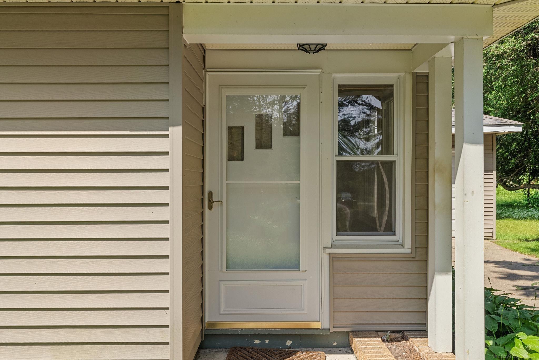 2630 Lakeshore Road Applegate, MI 48401 - Photo 4 of 39 50146405-e375cd4a-5007-4a1e-af6d-17213ba25c59.JPG