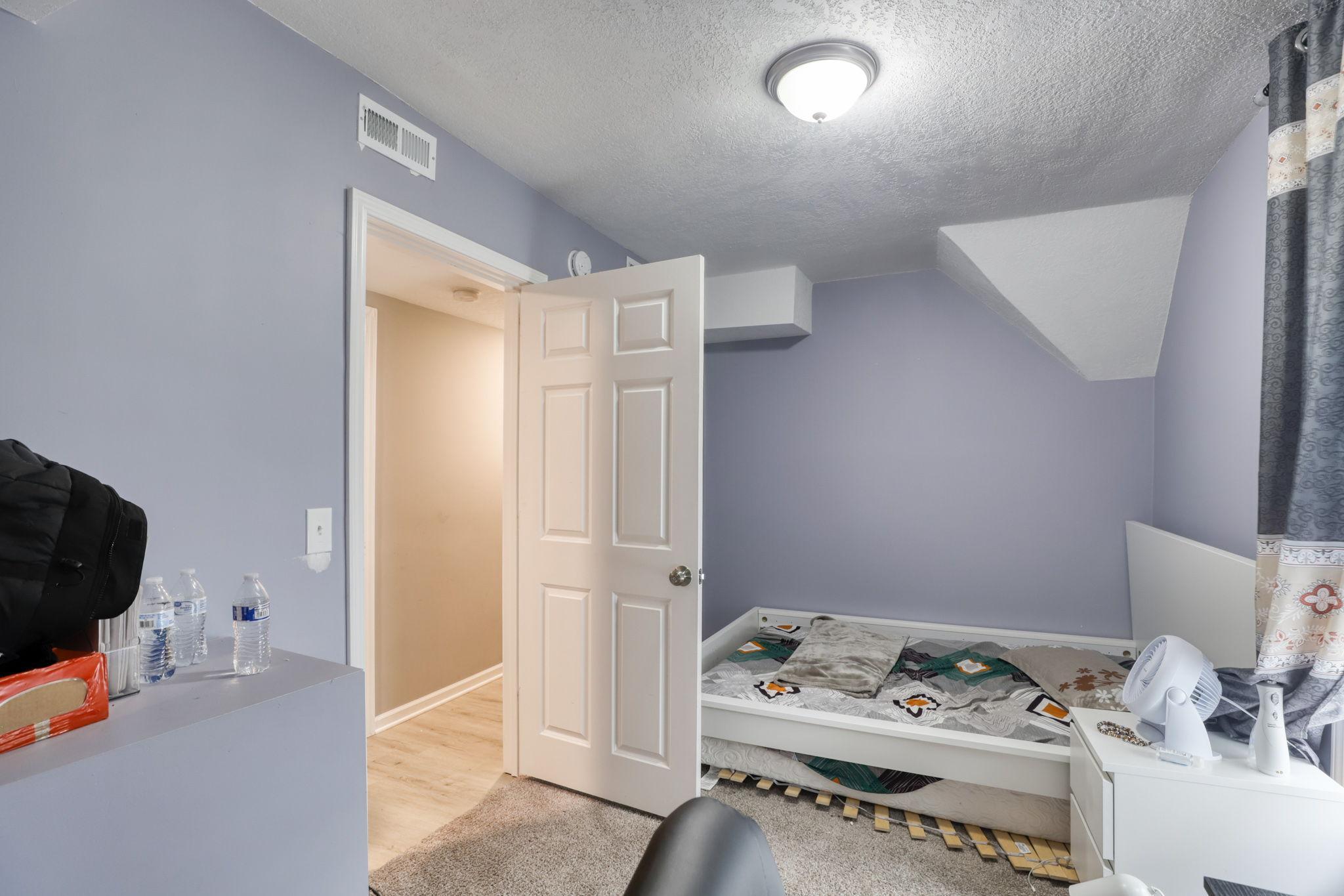 2724 16th Avenue South Minneapolis, MN 55407 - Photo 14 of 20