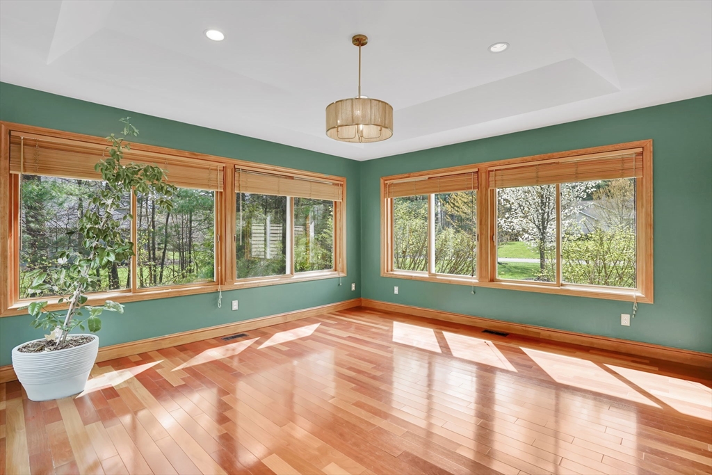 4 Deer Run Holyoke, MA 01040 - Photo 15 of 35