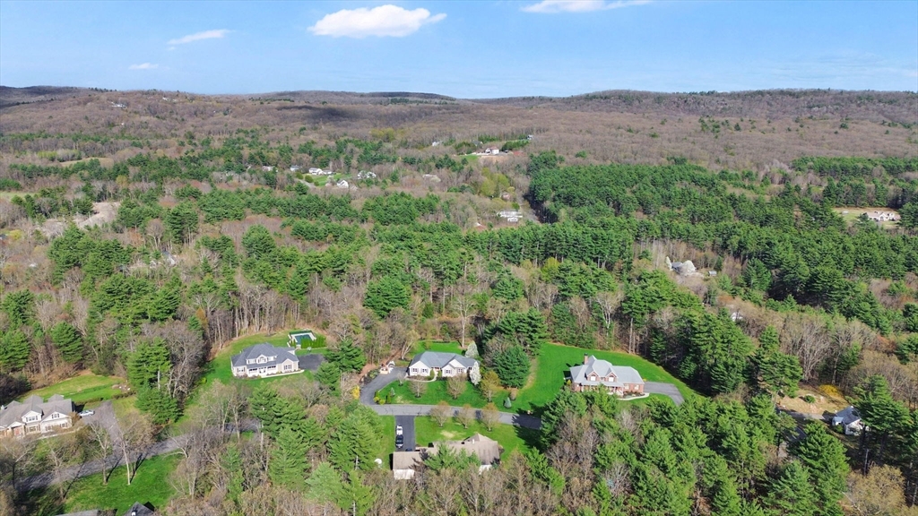 4 Deer Run Holyoke, MA 01040 - Photo 32 of 35