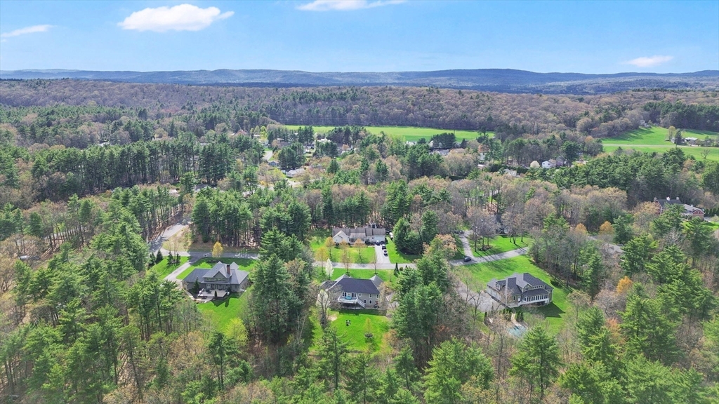 4 Deer Run Holyoke, MA 01040 - Photo 33 of 35