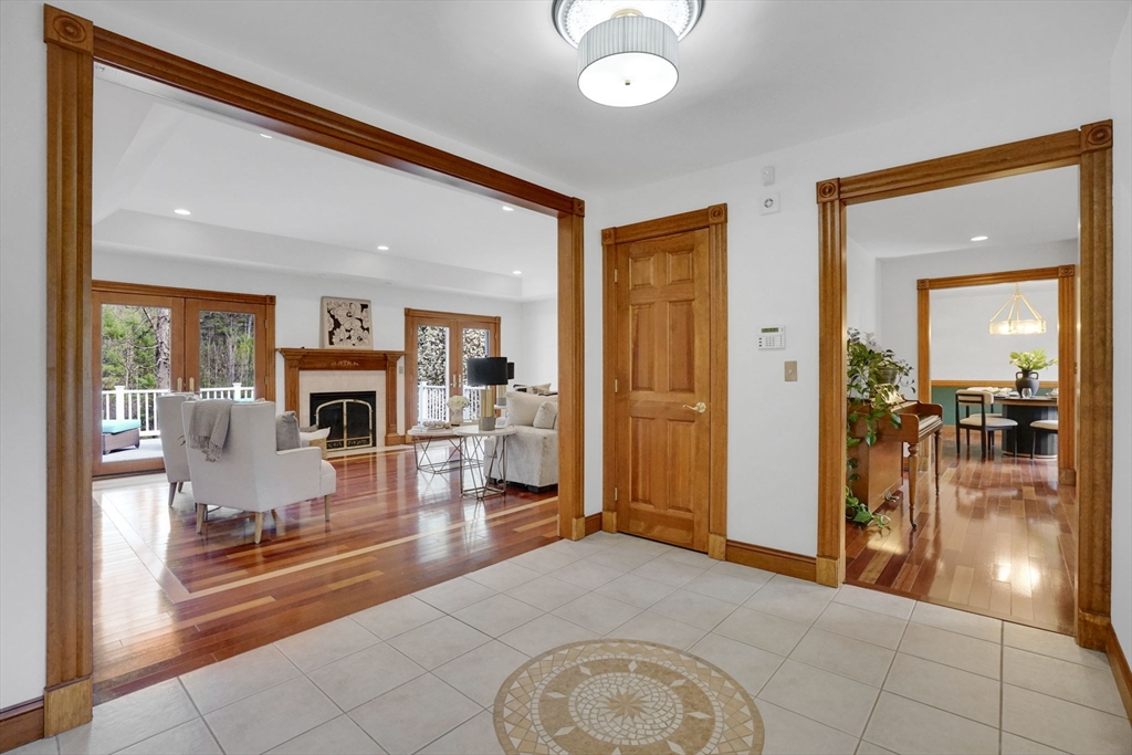 4 Deer Run Holyoke, MA 01040 - Photo 4 of 35