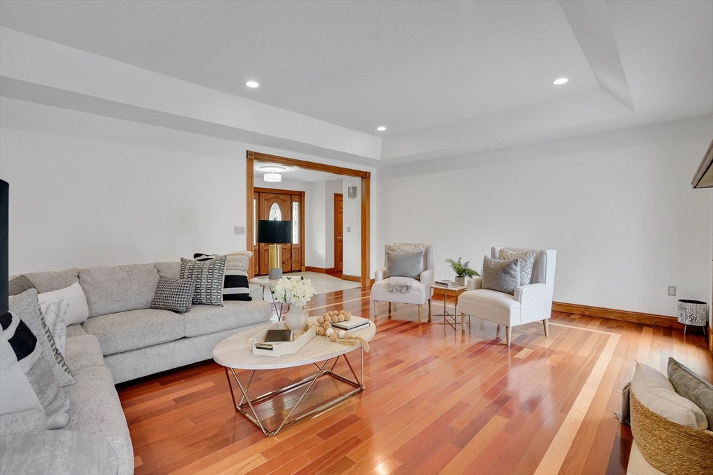 4 Deer Run Holyoke, MA 01040 - Photo 5 of 35