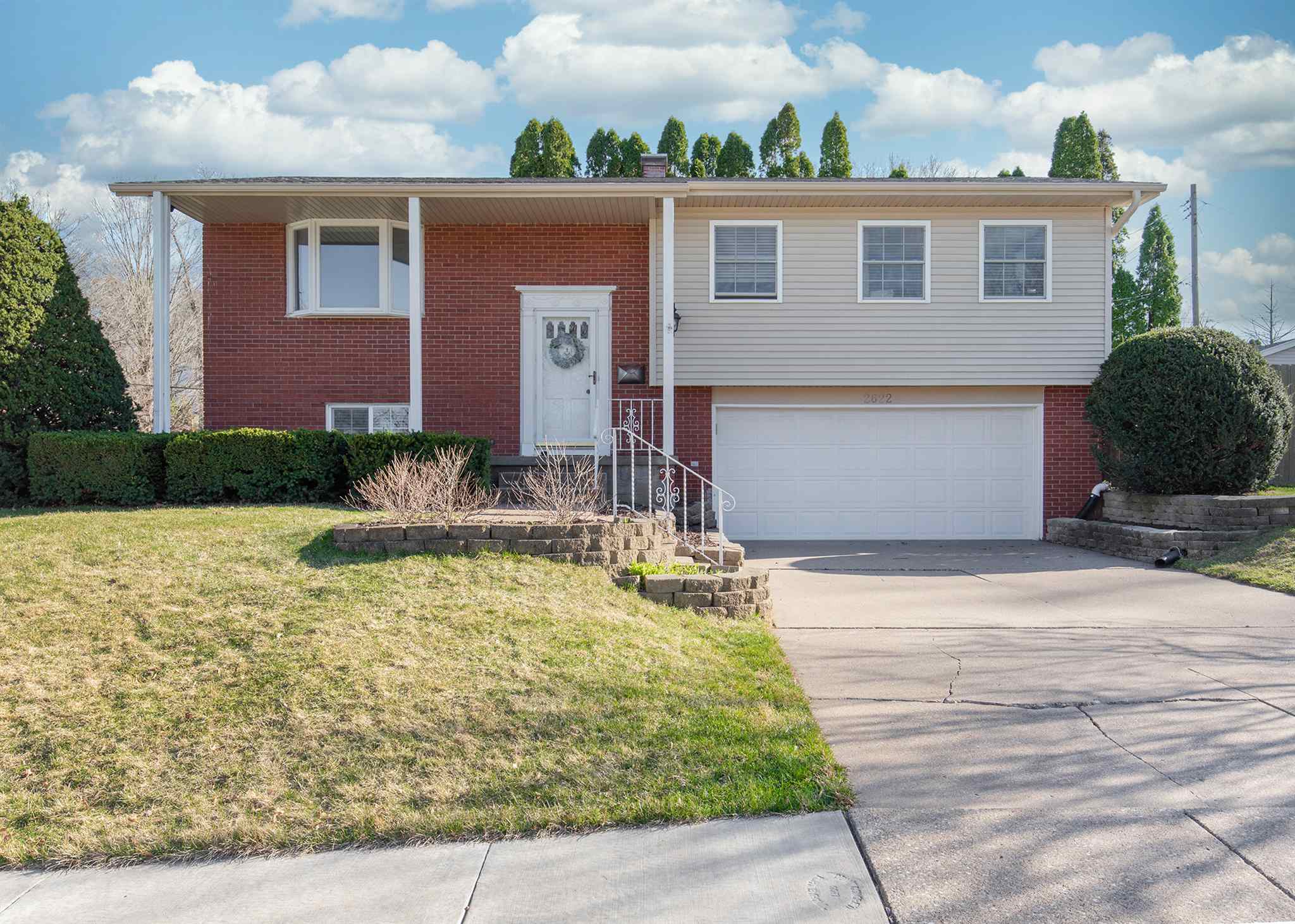 2622 Fairhaven Road Davenport, IA 52803 - Photo 1 of 29 Gallery Image 1