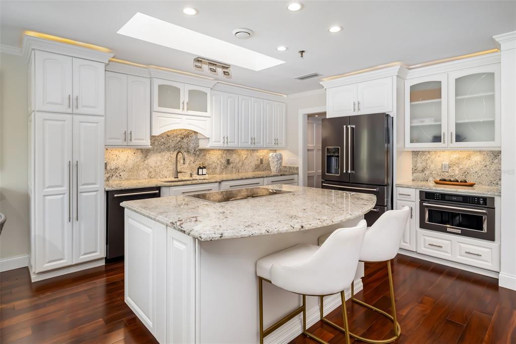 2195 Harbourside Drive, Unit 404 Longboat Key, FL 34228 - Photo 22 of 74