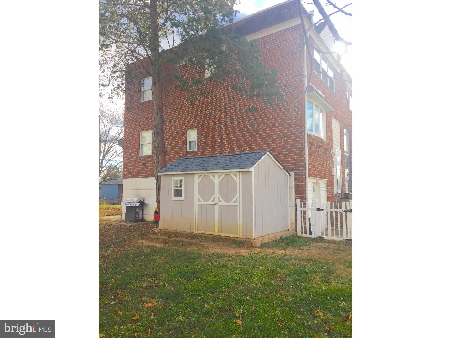 12251 Sweet Briar Road Philadelphia, PA 19154 - Photo 24 of 25 Side Yard