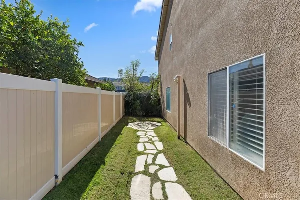 $989,900 | 825 Derby Street, Corona, CA 92882
