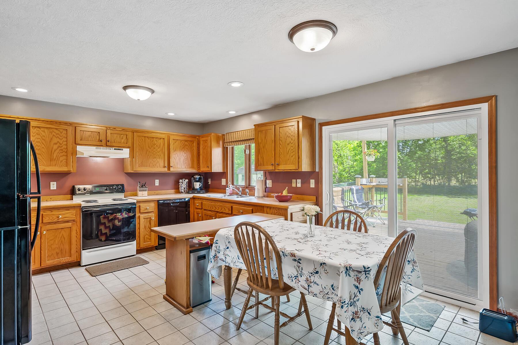 2482 Gooding Road Marion, OH 43302 - Photo 8 of 19 26-web-or-mls-2482 Gooding Rd-126