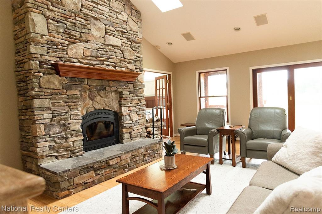 6350 Crofoot Road Howell, MI 48843 - Photo 12 of 70