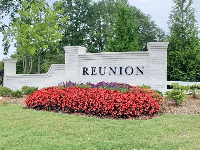 $571,410 | 7201 Maple Brook Lane, Flowery Branch, GA 30542