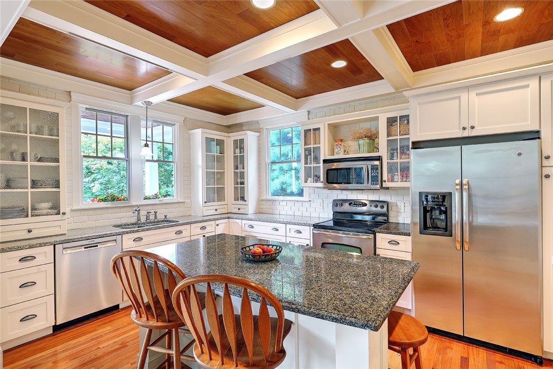 409 Wickford Point Road North Kingstown, RI 02852 - Photo 12 of 50 Expanded Island.