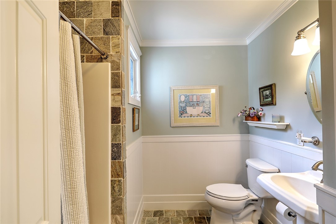 409 Wickford Point Road North Kingstown, RI 02852 - Photo 34 of 50 Family Bathroom