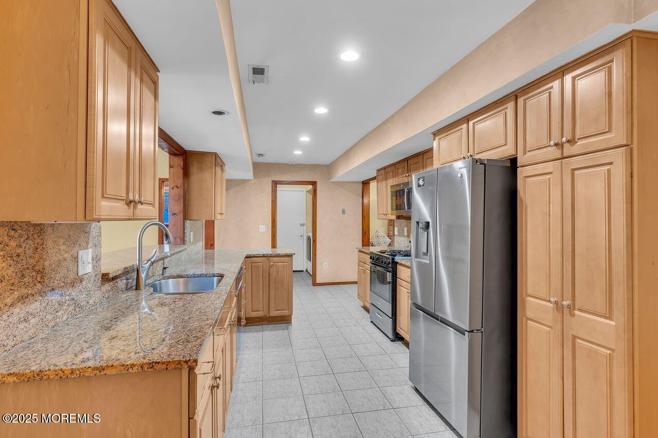 9 Cherry Hill Lane Manalapan, NJ 07726 - Photo 4 of 56 Kitchen