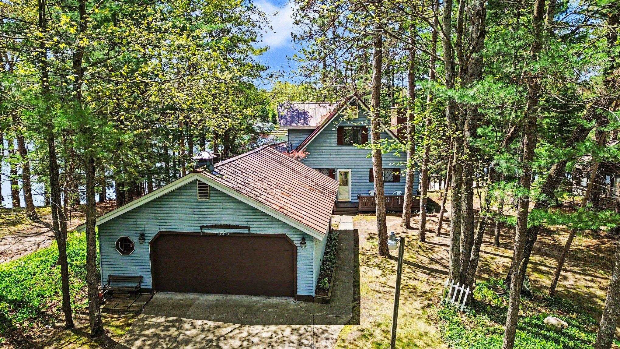 1040 Forest Road Harrison, MI 48625 - Photo 2 of 34