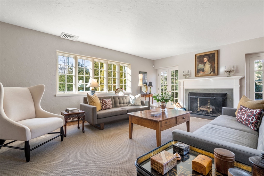 8 Schoolmasters Lane Dedham, MA 02026 - Photo 5 of 42