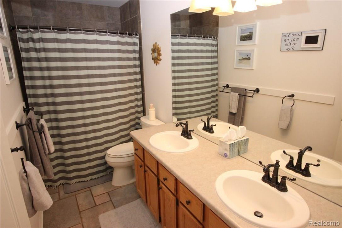 775 Whitney Drive Rochester, MI 48307 - Photo 21 of 25 IMG_1749.JPG