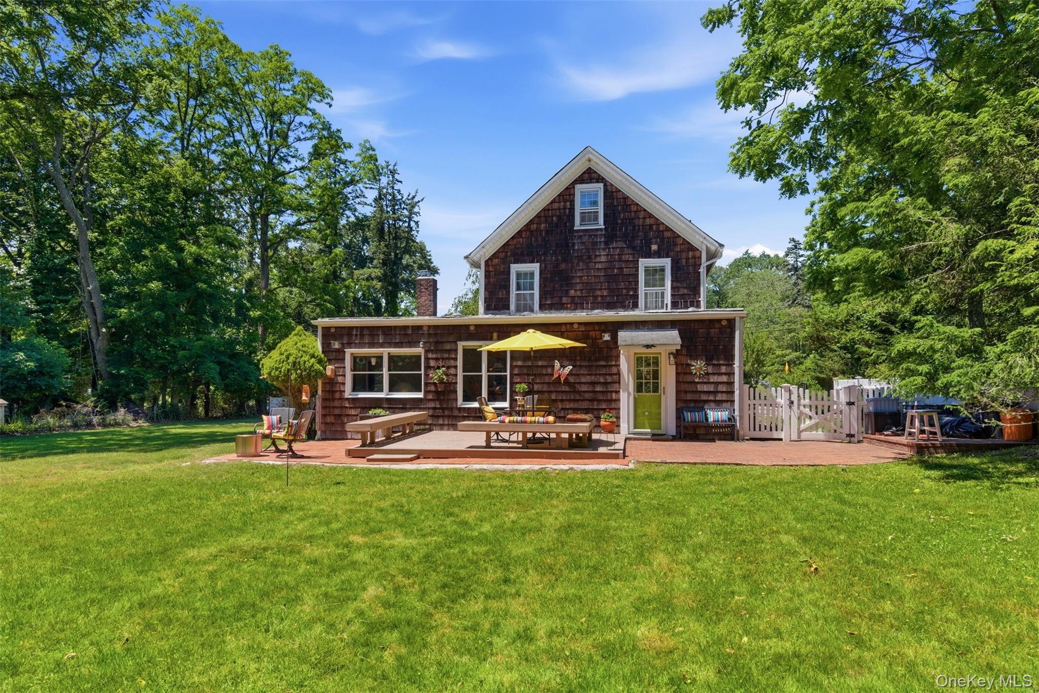 4 Landing Meadow Road Smithtown, NY 11787 - Photo 11 of 19