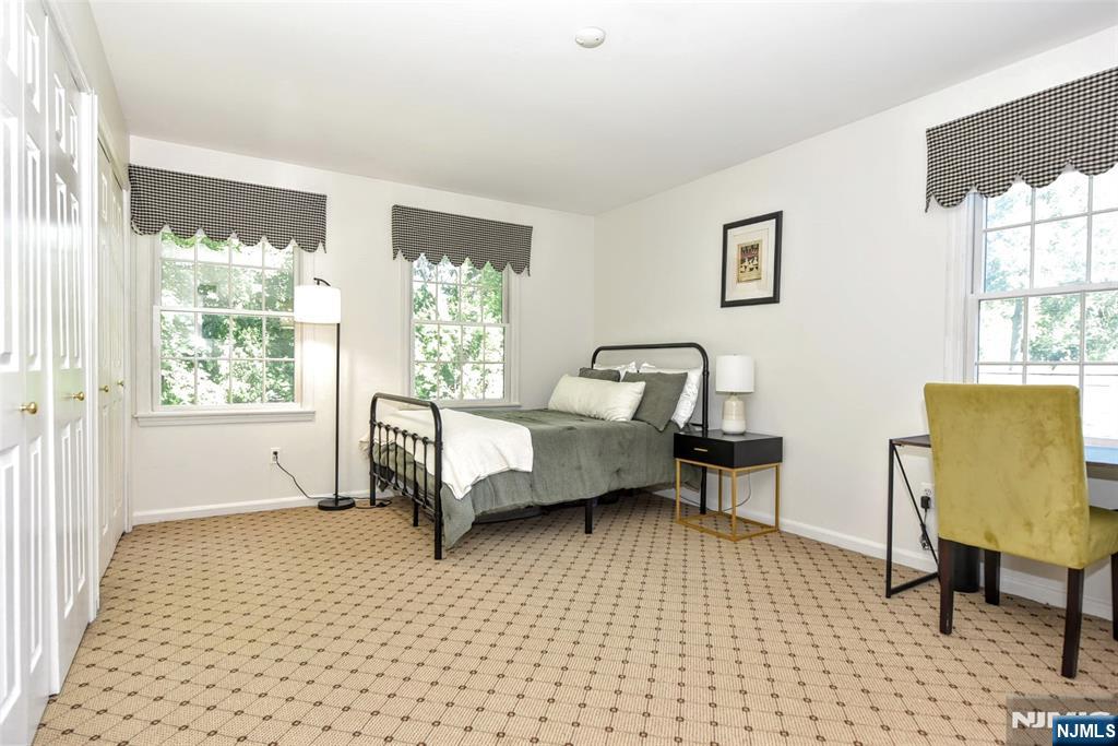 379 Martom Road Wyckoff, NJ 07481 - Photo 24 of 43 Gallery Image 24