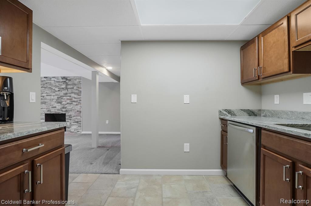 400 Red Oak Lane Rochester Hills, MI 48307 - Photo 27 of 48