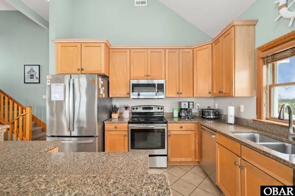 $1,100,000 | 41189 Yardarm Court, Avon, NC 27915