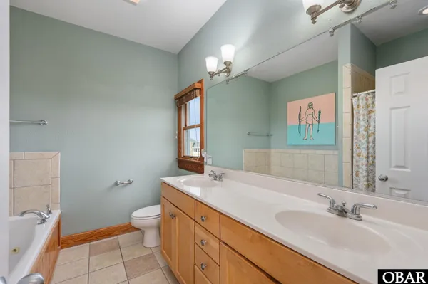 $1,100,000 | 41189 Yardarm Court, Avon, NC 27915