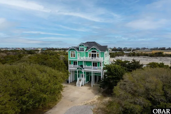 $1,100,000 | 41189 Yardarm Court, Avon, NC 27915