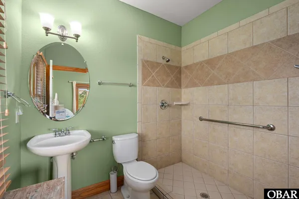 $1,100,000 | 41189 Yardarm Court, Avon, NC 27915