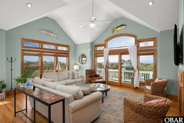 $1,100,000 | 41189 Yardarm Court, Avon, NC 27915
