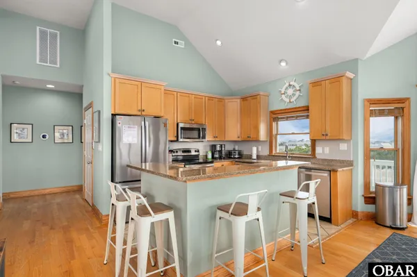 $1,100,000 | 41189 Yardarm Court, Avon, NC 27915