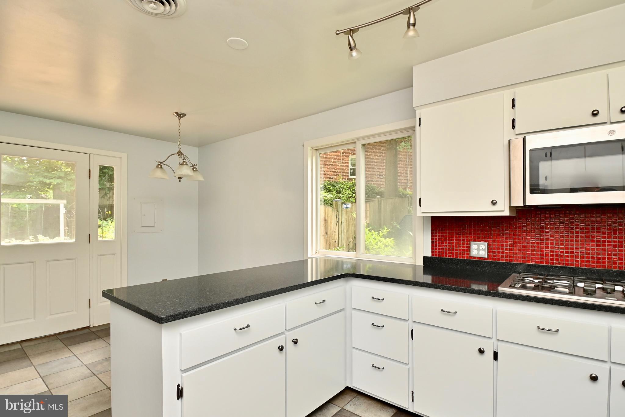 802 Ridge Place Falls Church, VA 22046 - Photo 18 of 59