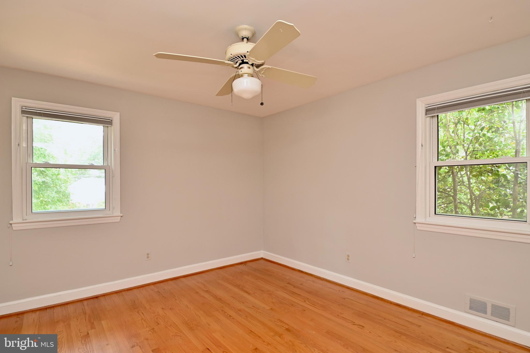802 Ridge Place Falls Church, VA 22046 - Photo 27 of 59 Third bedroom