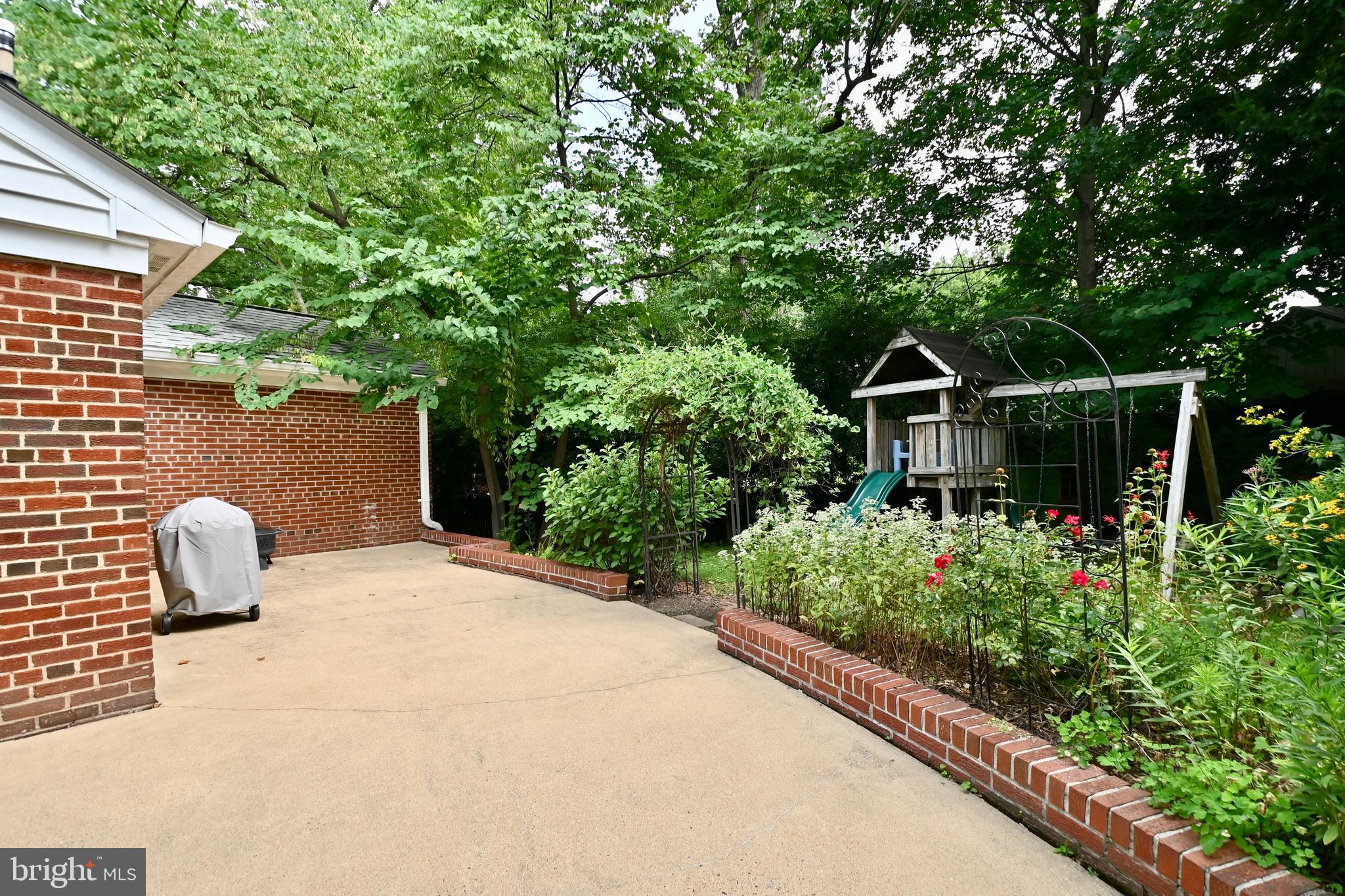 802 Ridge Place Falls Church, VA 22046 - Photo 43 of 59