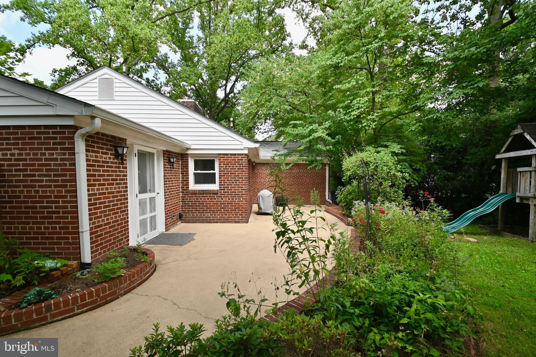 802 Ridge Place Falls Church, VA 22046 - Photo 48 of 59