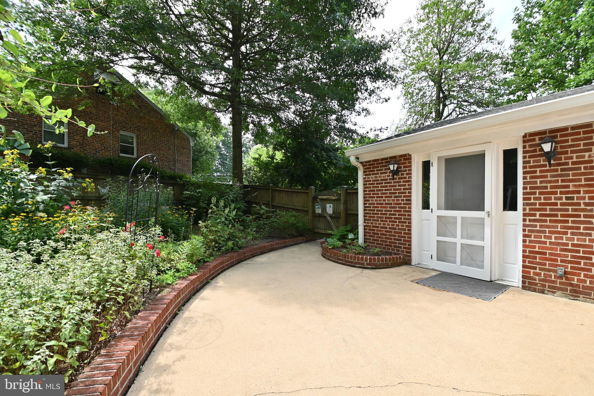 802 Ridge Place Falls Church, VA 22046 - Photo 54 of 59