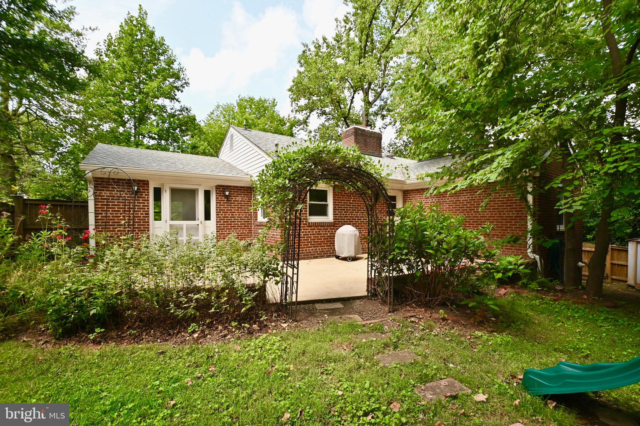 802 Ridge Place Falls Church, VA 22046 - Photo 57 of 59 Rear view of the house