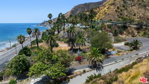 $2,990,000 | 19355 Pacific Coast Highway, Malibu, CA 90265