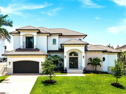 $4,175,000 | 388 Pine Avenue, Naples, FL 34108