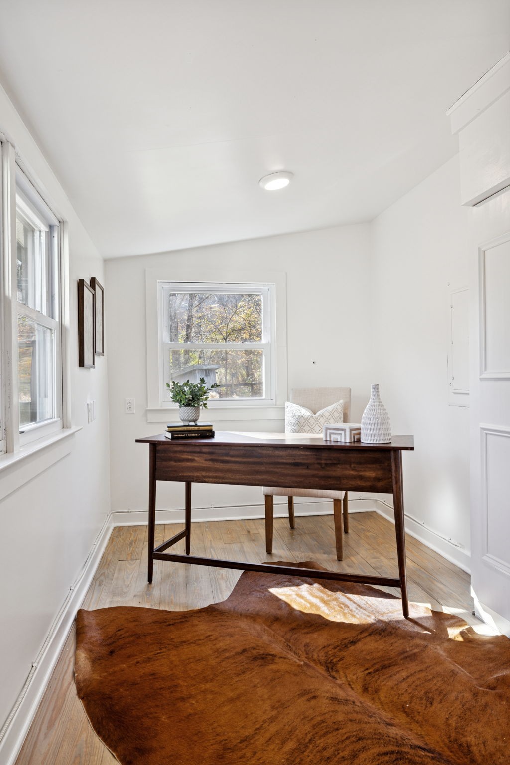 5467 Pinewood Road Franklin, TN 37064 - Photo 51 of 98 a view of a livingroom with furniture and window