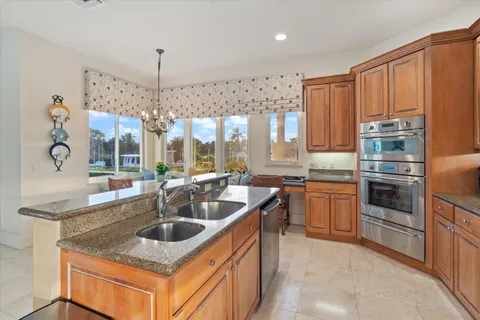 $2,750,000 | 602 Oak Harbour Drive, Juno Beach, FL 33408