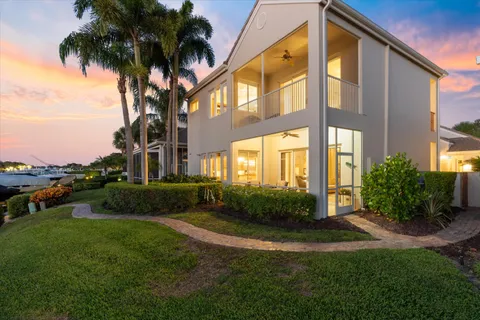 $2,750,000 | 602 Oak Harbour Drive, Juno Beach, FL 33408
