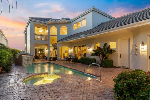 $2,750,000 | 602 Oak Harbour Drive, Juno Beach, FL 33408