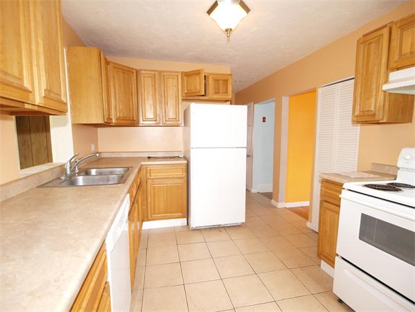 188 Walnut Street Clinton, MA 01510 - Photo 4 of 18 Gallery Image 4