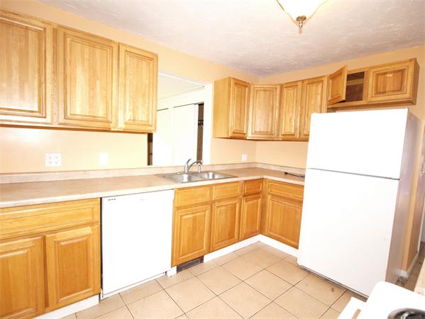 188 Walnut Street Clinton, MA 01510 - Photo 5 of 18 Gallery Image 5