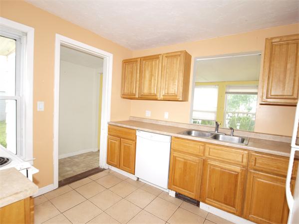 188 Walnut Street Clinton, MA 01510 - Photo 6 of 18 Gallery Image 6