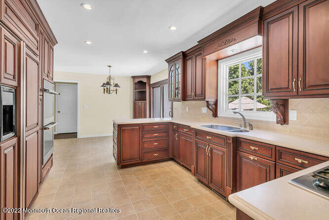 91 Lehigh Drive Lincroft, NJ 07738 - Photo 10 of 36 Kitchen