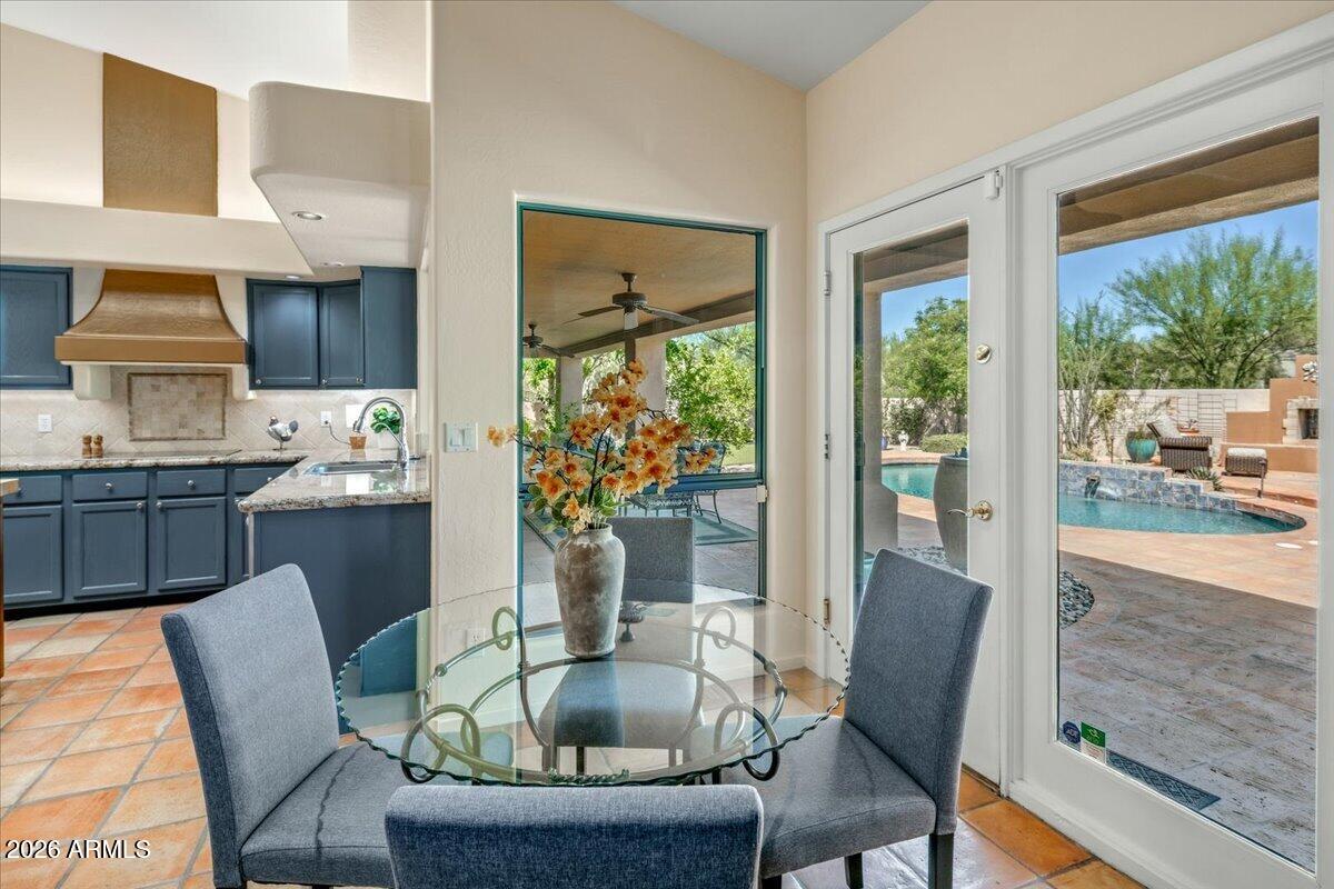 25255 North Ranch Gate Road Scottsdale, AZ 85255 - Photo 18 of 58 66-20 Breakfast Nook-2