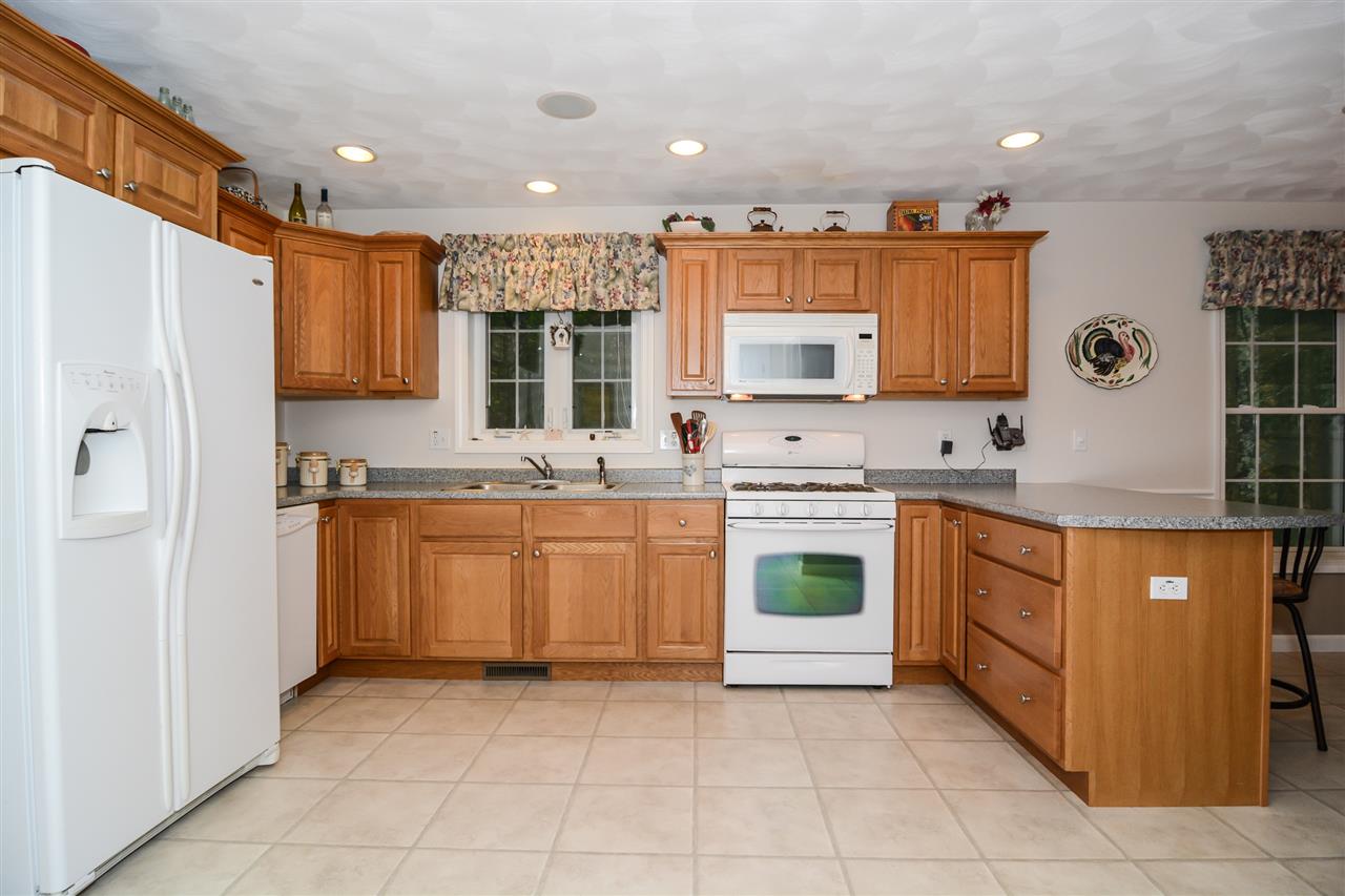 8 Blackburn Road Windham, NH 03087 - Photo 4 of 26